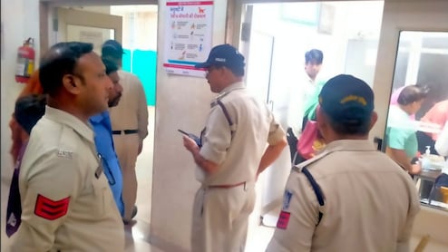 MP Crime: उज्जैन में एक व्यक्ति की चाकू मार कर हत्या, इलाके में मचा हड़कंप, आरोपी फरार