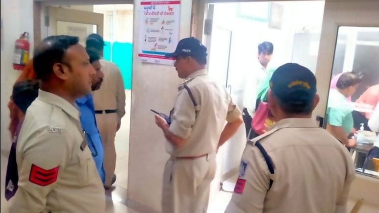 MP Crime: उज्जैन में एक व्यक्ति की चाकू मार कर हत्या, इलाके में मचा हड़कंप, आरोपी फरार