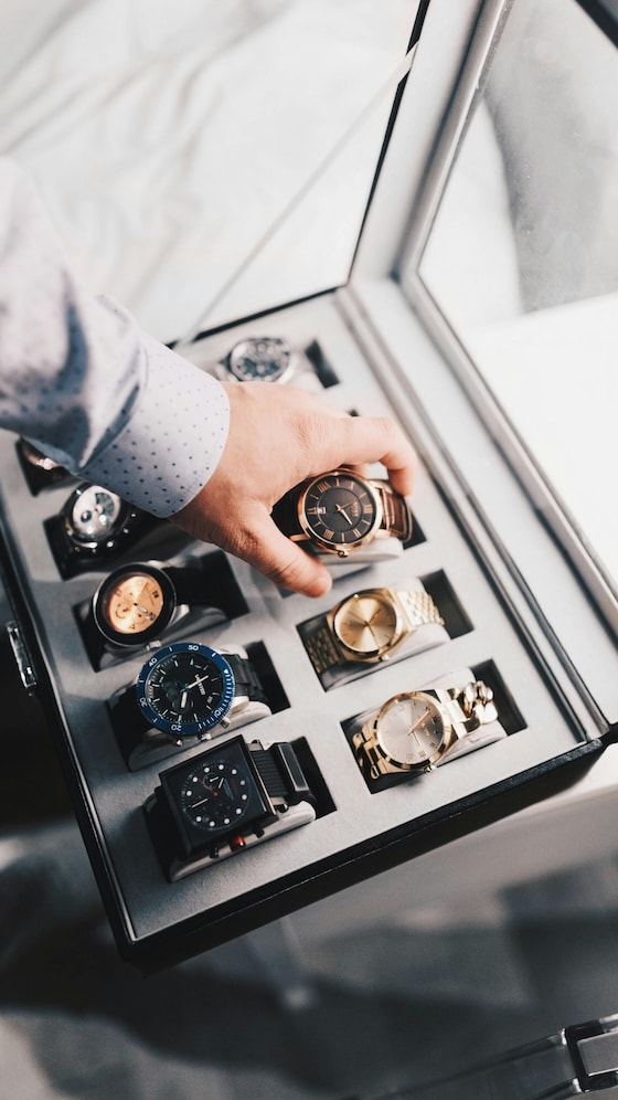 हर लुक के लिए परफेक्ट हैं ये Men's Analog Watches, बजट-फ्रेंडली Deals न करें मिस