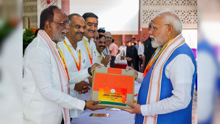 हरा, पीला, लाल... BJP सांसदों को दिया गया उनके परफॉर्मेंस का रिपोर्ट कार्ड