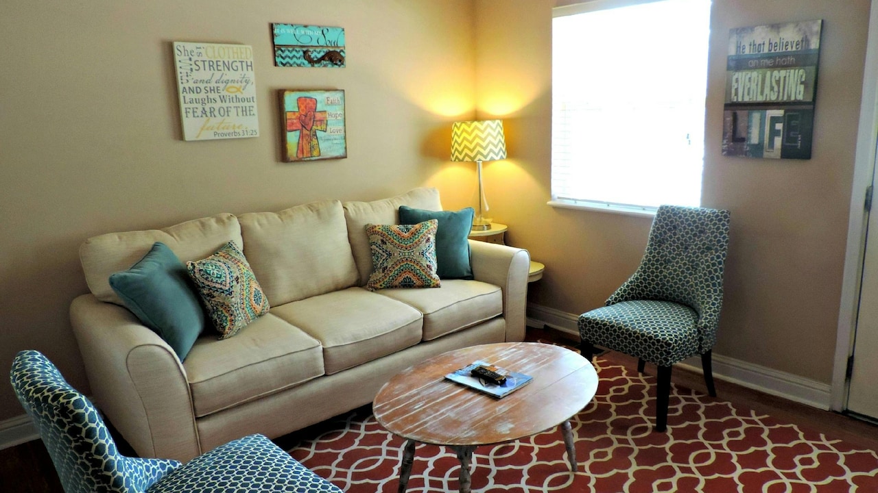 How To Pick The Perfect Coffee Table For Small Area