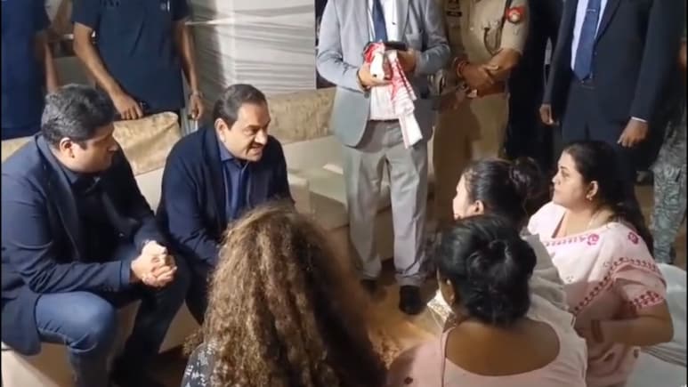 गौतम अदाणी ने गुवाहाटी में दिवंगत सिंगर जुबीन गर्ग को उनके घर पहुंचकर दी श्रद्धांजलि गौतम अदाणी ने गुवाहाटी में दिवंगत सिंगर जुबीन गर्ग को उनके घर पहुंचकर दी श्रद्धांजलि
