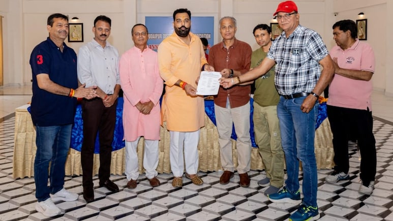 Udaipur: उदयपुर क्रिकेट एसोसिएशन की कुर्सी डॉ. लक्ष्यराजसिंह मेवाड़ के खाते में, तीसरी बार बने अध्यक्ष Udaipur: उदयपुर क्रिकेट एसोसिएशन की कुर्सी डॉ. लक्ष्यराजसिंह मेवाड़ के खाते में, तीसरी बार बने अध्यक्ष