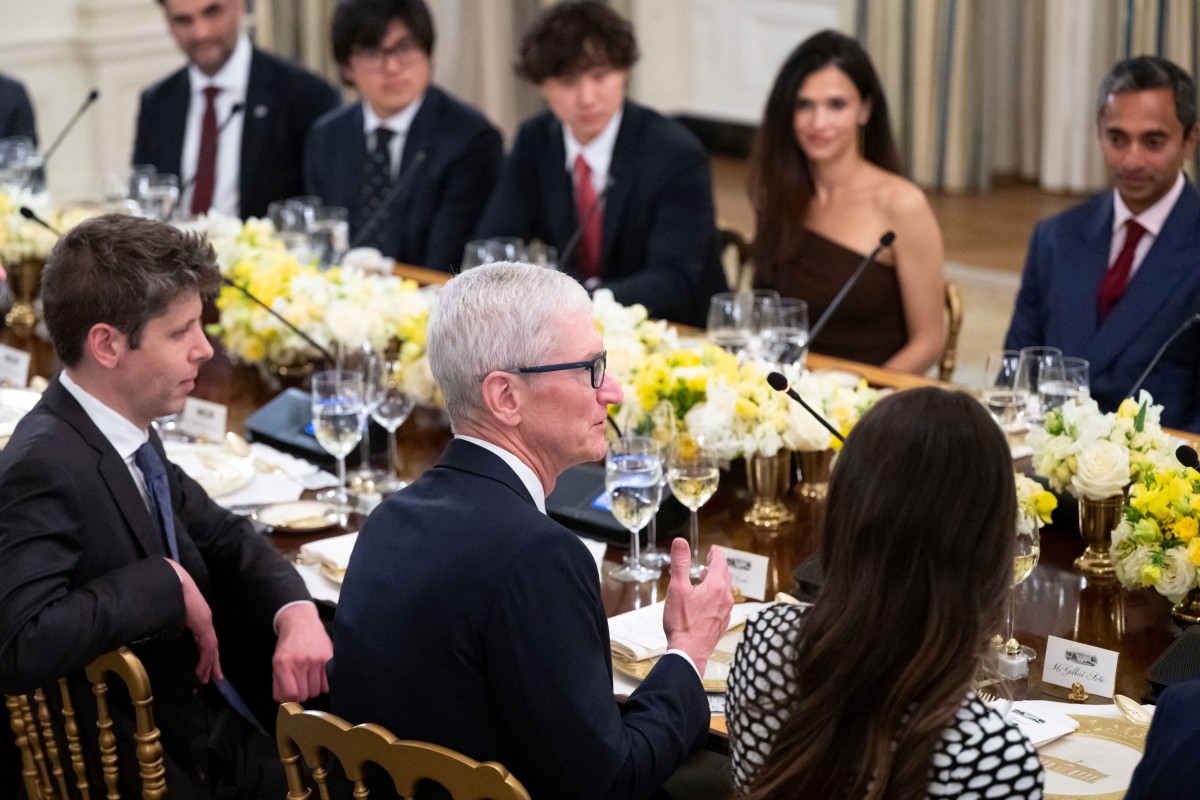 Trump Questions Apple CEO On Homecoming Amid iPhone Maker's India Plans