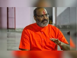 'दो रुपए में बिकोगी', यति नरसिंहानंद सरस्वती ने महिलाओं को लेकर फिर दिया विवादित बयान 'दो रुपए में बिकोगी', यति नरसिंहानंद सरस्वती ने महिलाओं को लेकर फिर दिया विवादित बयान