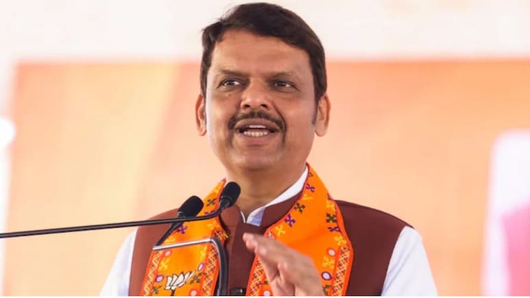 Accused Cop On The Run, Devendra Fadnavis Orders Swift Action In Doctor Suicide Case Accused Cop On The Run, Devendra Fadnavis Orders Swift Action In Doctor Suicide Case