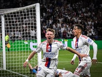 Lyon Leaves It Late To Beat 10-Man Marseille 1-0 In The French League