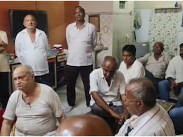 Rajasthan Crime: आधी रात को छत के रास्ते घर में घुसे हथियारबंद बदमाश, बाड़मेर में परिवार को बंधक बनाकर डाली डकैती Rajasthan Crime: आधी रात को छत के रास्ते घर में घुसे हथियारबंद बदमाश, बाड़मेर में परिवार को बंधक बनाकर डाली डकैती