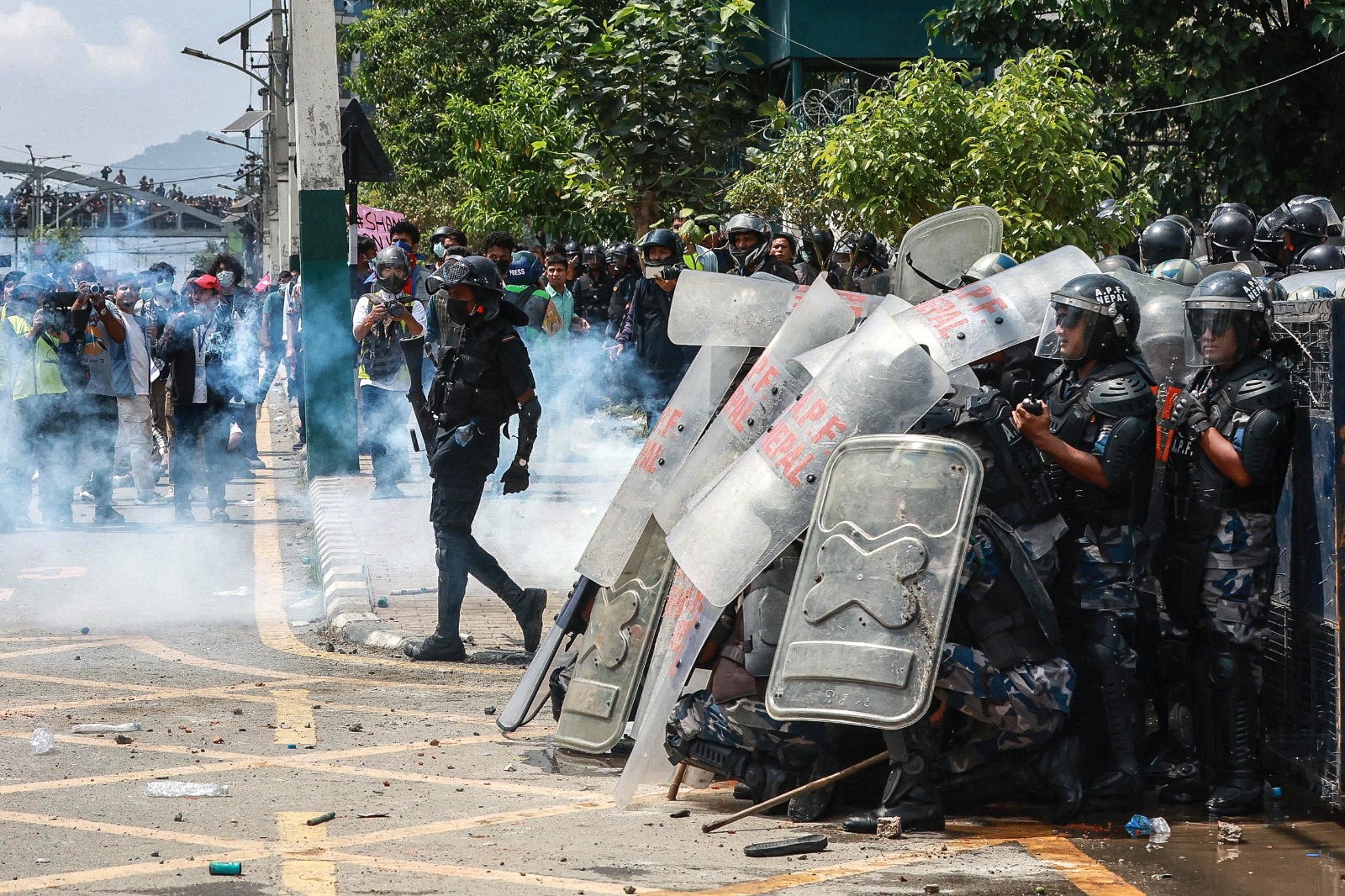 Nepal Protest: जान लीजिए नेपाल में अभी क्या और क्यों हो रहा है 