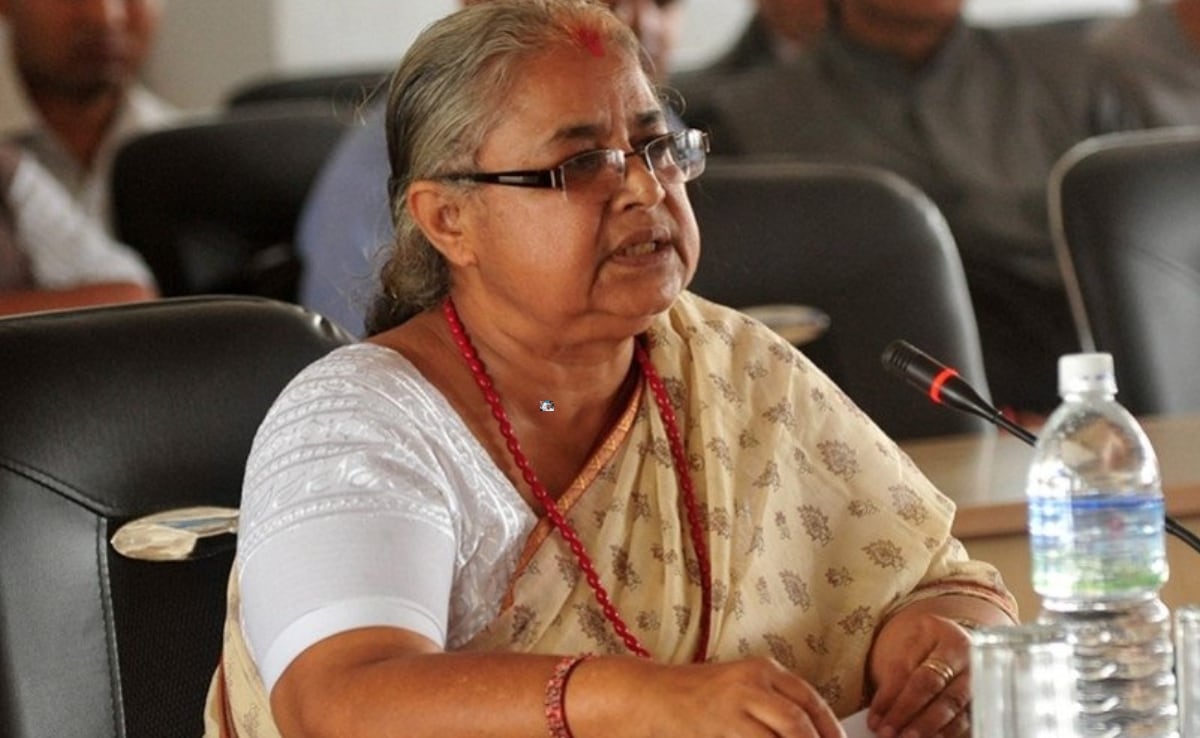 नेपाल में बनने वाली अंतरिम सरकार के संभावित प्रमुख के रूप में पूर्व मुख्य न्यायाधीश सुशीला कार्की का नाम भी आगे है. नेपाल में बनने वाली अंतरिम सरकार के संभावित प्रमुख के रूप में पूर्व मुख्य न्यायाधीश सुशीला कार्की का नाम भी आगे है.