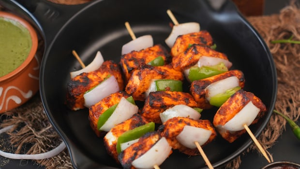 7 Spicy Snacks Recipes: Chicken 65, Chilli Chicken, Paneer Tikka & More Evening Snacks Recipes