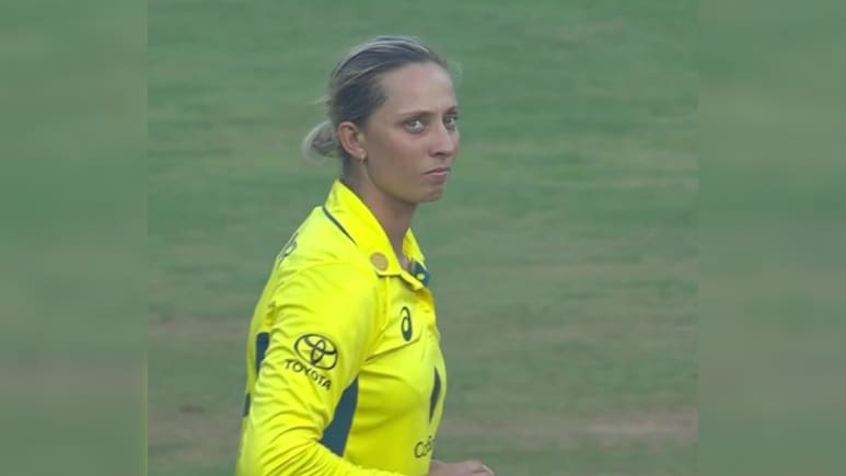 IND(W) vs AUS(W): एशले गार्डनर की भारतीय बल्लेबाजों ने की खूब धुलाई, दर्ज हो गया अनचाहा शर्मनाक रिकॉर्ड IND(W) vs AUS(W): एशले गार्डनर की भारतीय बल्लेबाजों ने की खूब धुलाई, दर्ज हो गया अनचाहा शर्मनाक रिकॉर्ड