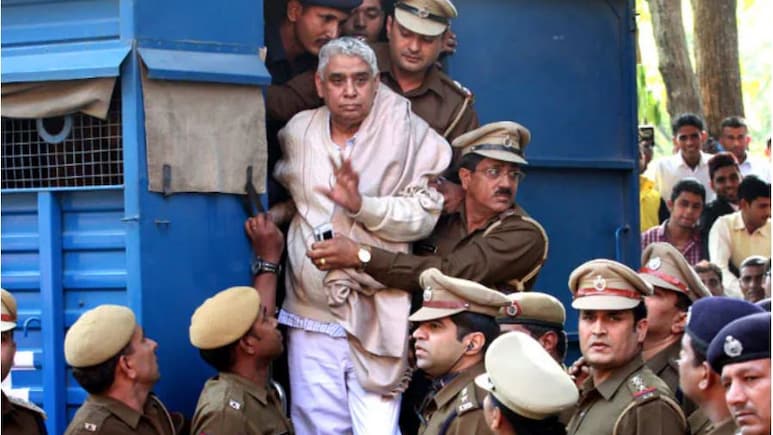 Self-Styled Godman Rampal's Life Sentence Suspended In Disciples' Death Case Self-Styled Godman Rampal's Life Sentence Suspended In Disciples' Death Case