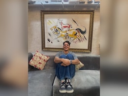 विजय वर्मा घर लाए 'मजनू भाई' की आइकॉनिक पेंटिंग, फैंस के आए मजेदार रिएक्शन, बोले- मैं कला का पारखी हूं विजय वर्मा घर लाए 'मजनू भाई' की आइकॉनिक पेंटिंग, फैंस के आए मजेदार रिएक्शन, बोले- मैं कला का पारखी हूं