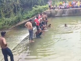 Rajasthan: करौली के नादौती में तालाब में डूबने से दो किशोरों की मौत, गांव में पसरा मातम Rajasthan: करौली के नादौती में तालाब में डूबने से दो किशोरों की मौत, गांव में पसरा मातम