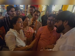 Indore News: इंदौर में बंगाली क्लब पर हिंदू जागरण मंच का हंगामा, आस्था से खिलवाड़ करने का आरोप Indore News: इंदौर में बंगाली क्लब पर हिंदू जागरण मंच का हंगामा, आस्था से खिलवाड़ करने का आरोप