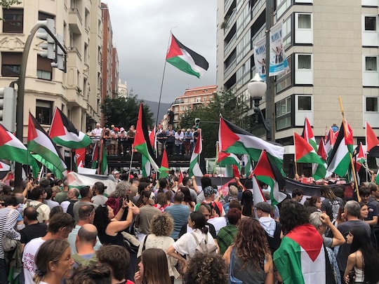 Protests Against Israeli Team Divide Vuelta A Espana And Scare Riders