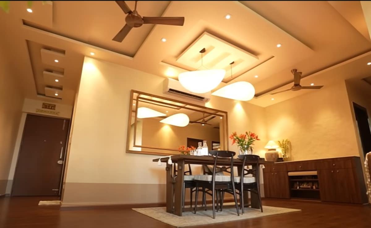 A look inside Rohit Sarafs living room. Photo: YouTube/FarahKhan A look inside Rohit Sarafs living room. Photo: YouTube/FarahKhan