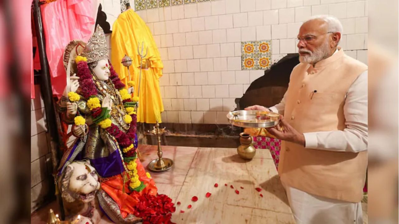 पीएम मोदी सख्त नियमों के साथ रखते हैं नवरात्रि का व्रत, जानें क्या होती है डाइट
