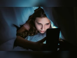 क्यों लड़कियां Social Media पर रहती हैं सबसे ज्यादा Active? जानिए मजेदार कारण क्यों लड़कियां Social Media पर रहती हैं सबसे ज्यादा Active? जानिए मजेदार कारण