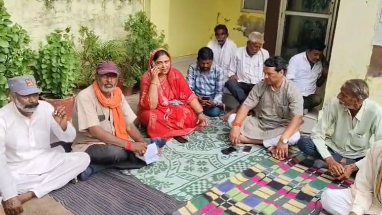 Rajasthan: थाने में धरने पर बैठीं विधायक से ASP बोले- फोटो शूट हो गया हो तो कुर्सी पर बैठ जाइए, जमकर नोकझोंक
