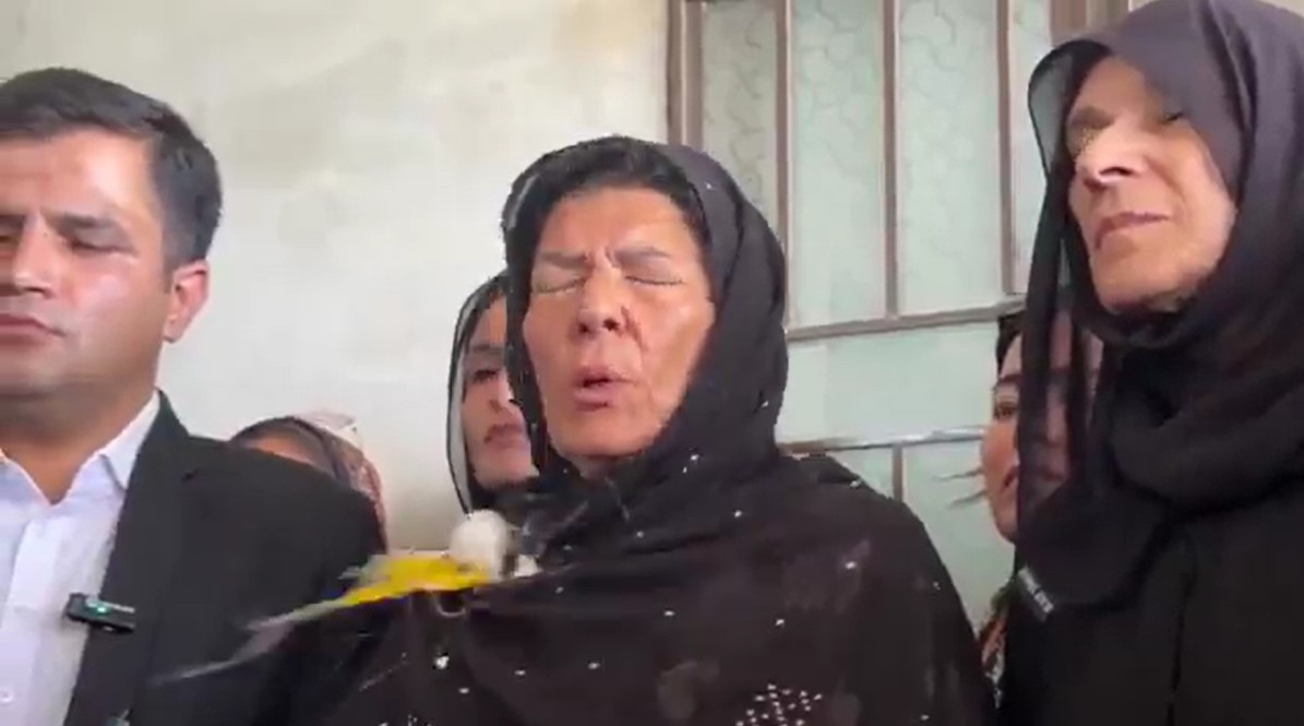 Video: Egg Thrown At Imran Khan's Sister Outside Pakistan Jail, 2 Arrested