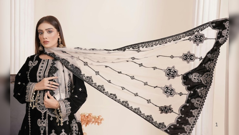 Women Kurta Set for Dussehra Mela: दशहरे पर कम नहीं होगा चार्म, ये एथनिक कलेक्‍शन लगाएगी आपके लुक में चार-चांद
