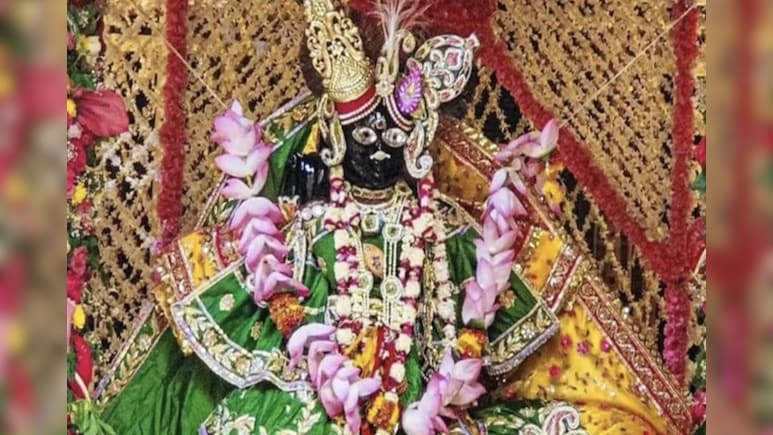बांके बिहारी मंदिर का खजाना 54 साल बाद खुलेगा,अंदर क्या-क्या है, जानकर हो जायेंगे हैरान बांके बिहारी मंदिर का खजाना 54 साल बाद खुलेगा,अंदर क्या-क्या है, जानकर हो जायेंगे हैरान