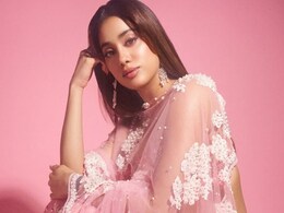 Janhvi Kapoor Reveals The Qualities She Wants In Her Life Partner: "<i>Sanskari Hona Chahiye...</i>" Janhvi Kapoor Reveals The Qualities She Wants In Her Life Partner: "<i>Sanskari Hona Chahiye...</i>"