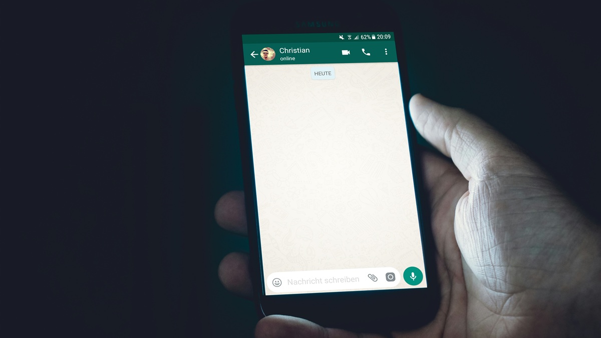 WhatsApp पर डिलीट हो गई है जरूरी चैट, न हों परेशान, ऐसे करें रिकवर