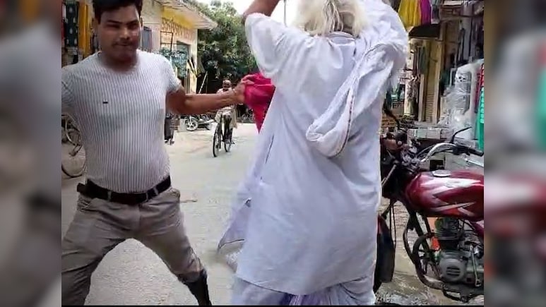 बीजेपी सांसद की बहन की बीच सड़क पर की गई डंडों से पिटाई, ससुरालवालों पर केस दर्ज बीजेपी सांसद की बहन की बीच सड़क पर की गई डंडों से पिटाई, ससुरालवालों पर केस दर्ज