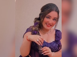 Amrapali Dubey Dance Video: आम्रपाली दुबे ने पर्पल साड़ी में 'तितली शहर के' गाने पर डांस से उड़ाया गरदा, फैन्स बोले- चांद से सुनर लगतरू... Amrapali Dubey Dance Video: आम्रपाली दुबे ने पर्पल साड़ी में 'तितली शहर के' गाने पर डांस से उड़ाया गरदा, फैन्स बोले- चांद से सुनर लगतरू...