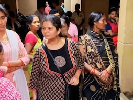 Dombivli News : डोंबिवलीतील 65 बेकायदेशीर इमारतीतील रहिवाशांवर टांगती तलवार कायम; 3 वर्षांत काय काय घडलं?  Dombivli News : डोंबिवलीतील 65 बेकायदेशीर इमारतीतील रहिवाशांवर टांगती तलवार कायम; 3 वर्षांत काय काय घडलं?