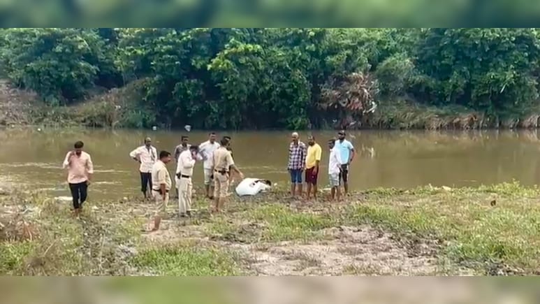 दो दिन बाद मिला SI का शव, महिला कॉन्स्टेबल का सुराग नहीं, 3 किमी दूर मिला कार का बंपर