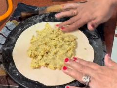 Viral Recipe: Woman Makes Unique 'Khichdi Paratha', Internet Loves It