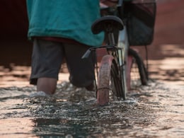 Maharashtra Rain : महाराष्ट्राला अवकाळी पावसाचा इशारा; हवामान विभागाकडून 13 जिल्ह्यांना अलर्ट Maharashtra Rain : महाराष्ट्राला अवकाळी पावसाचा इशारा; हवामान विभागाकडून 13 जिल्ह्यांना अलर्ट