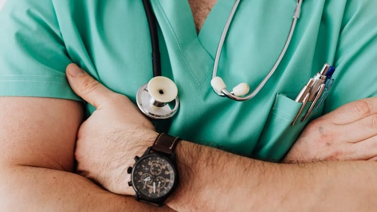 US Doctor Reveals The "Biggest Mistake" Hurting Your Brain Health, Offers Tips To Fix It US Doctor Reveals The "Biggest Mistake" Hurting Your Brain Health, Offers Tips To Fix It