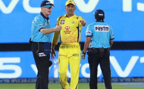 CSK Star's Stunning Take On Dhoni's Field Barging Moment: "Trouble..."