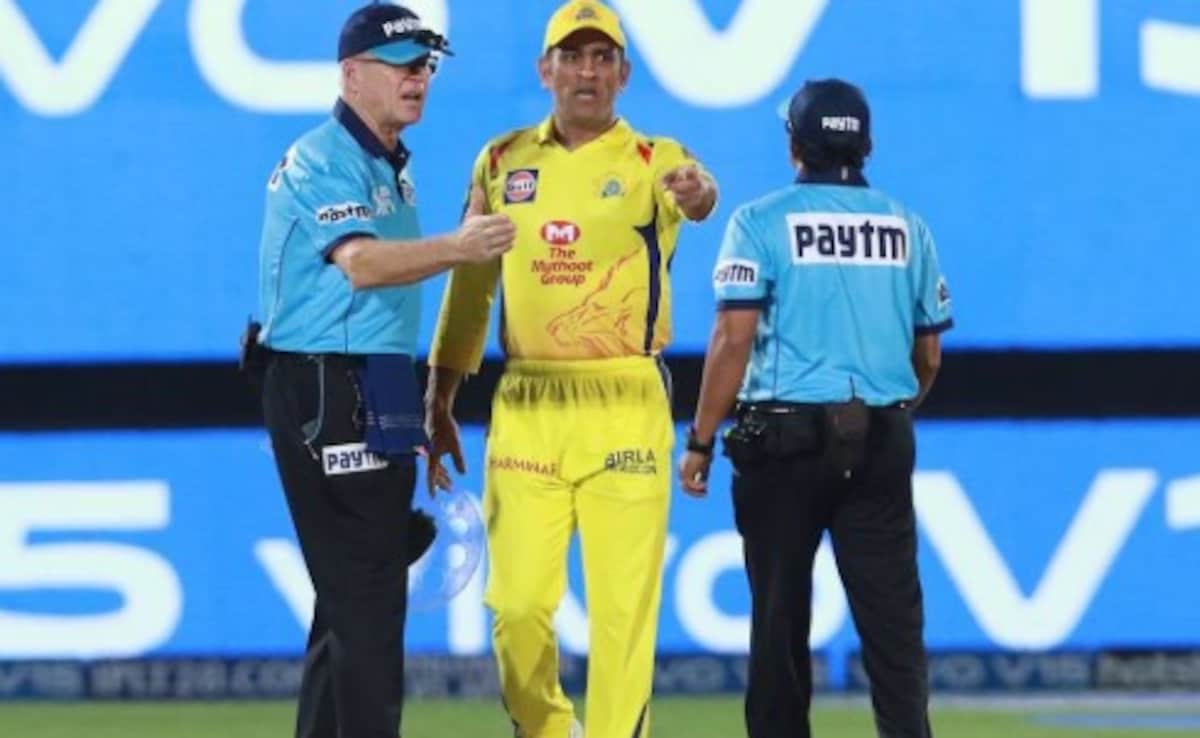 CSK Stars Stunning Take On Angry MS Dhonis Infamous Barging Into Ground Moment In IPL 2019: "Trouble..."