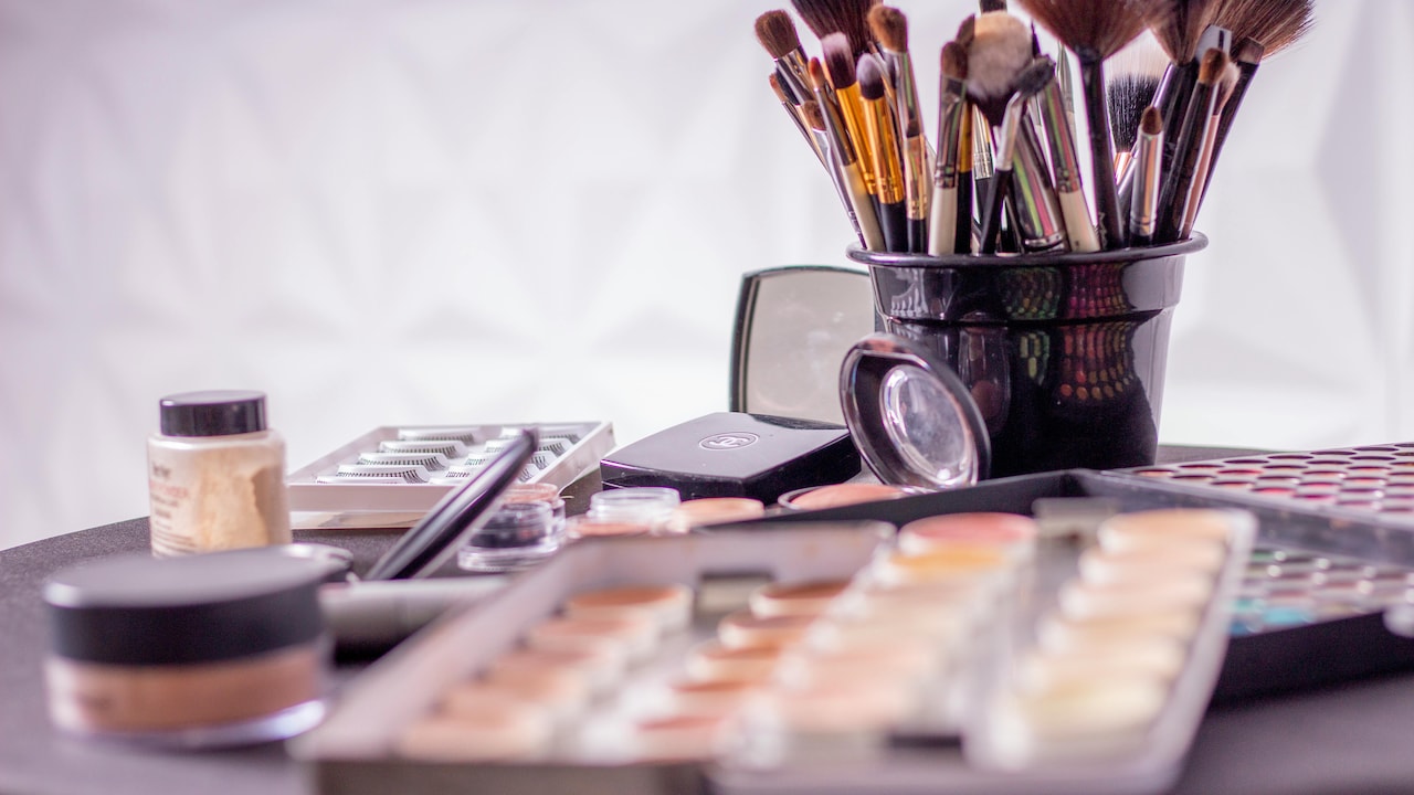 Which Maybelline products should you buy during The Big Fashion Festival Sale for a complete kit?