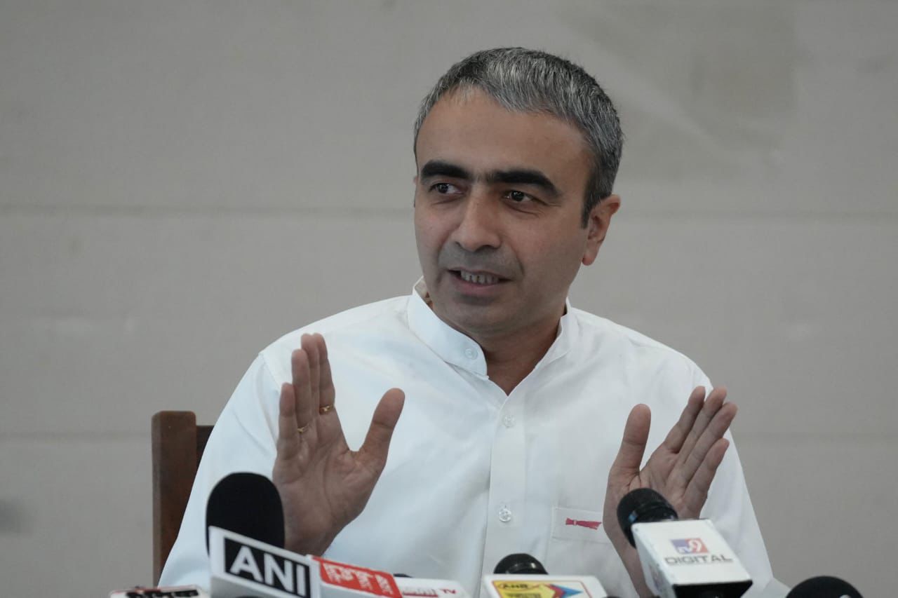 पंजाब सरकार किसानों को 20 हजार प्रति एकड़ मुआवजा दे सकती है, तो बीजेपी की हरियाणा सरकार क्यों नहीं?