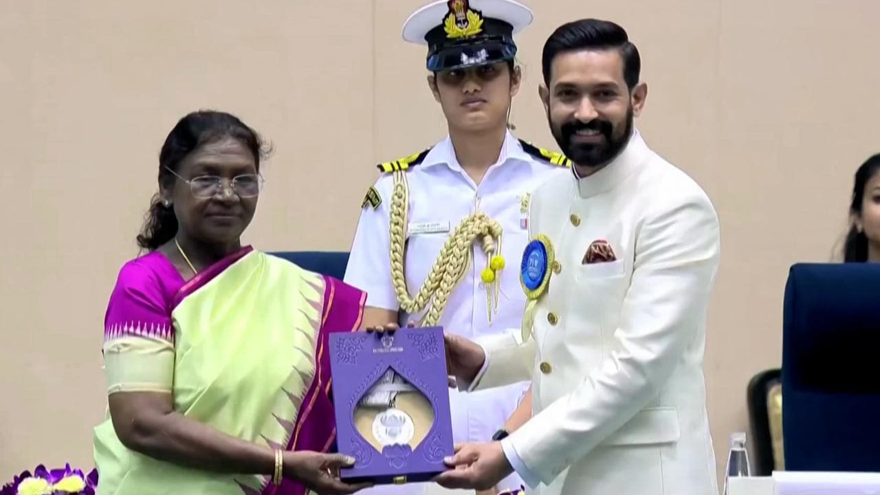 Vikrant Massey Receives Best Actor Award For Film 12th Fail