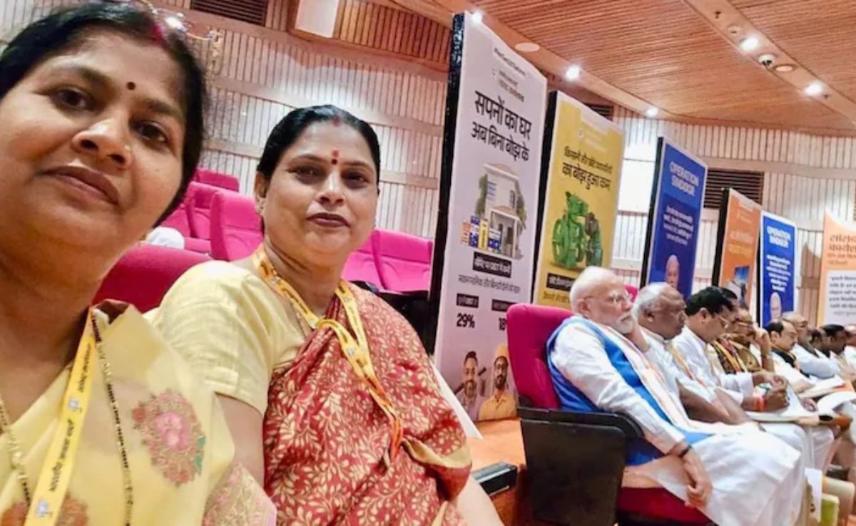 NDA सांसदों की वर्कशॉप में आखिरी कतार में बैठे PM मोदी, रवि किशन बोले- BJP में सब कार्यकर्ता