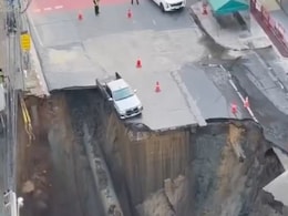 Video: Road Collapse In Bangkok Creates Massive Sinkhole, Traffic Disrupted Video: Road Collapse In Bangkok Creates Massive Sinkhole, Traffic Disrupted