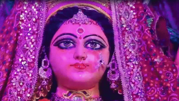 Rajasthan News: मां दुर्गा की आंखों से बह रहे आंसू... राजस्थान के पंडाल का हैरान करने वाला नजारा