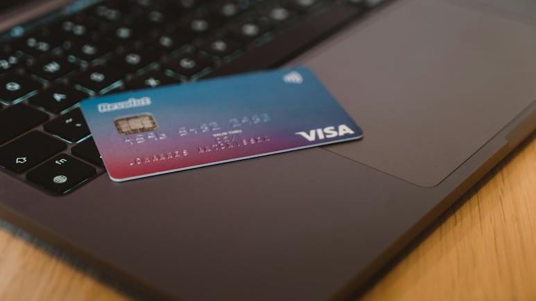 How Credit Card Reward Points Can Pay For Flights, Hotels And Lounge Access