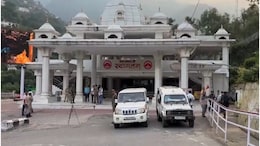 Vaishno Devi Yatra Start: वैष्णो देवी यात्रा फिर शुरू, 22 दिन बाद खुले मां के द्वार, भक्तों के चेहरे पर खुशी
