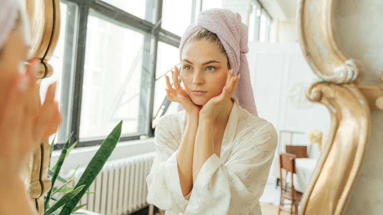 Skin Cycling: Is This Trending Skincare Routine Worth A Try? Dermatologist Answers