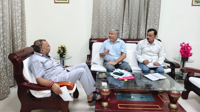 विधानसभा अध्यक्ष जलदाय और विद्युत निगम अधिकारियों से हुए नाराज, दिया 24 घंटे का अल्टीमेटम विधानसभा अध्यक्ष जलदाय और विद्युत निगम अधिकारियों से हुए नाराज, दिया 24 घंटे का अल्टीमेटम