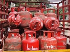 LPG Price Today: नए साल के पहले दिन आम लोगों को राहत, होटल वालों को जोरदार झटका! आज कमर्शियल LPG सिलेंडर हुआ महंगा